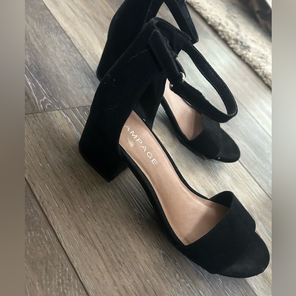 Rampage 7.5 low black sandal heel faux suede